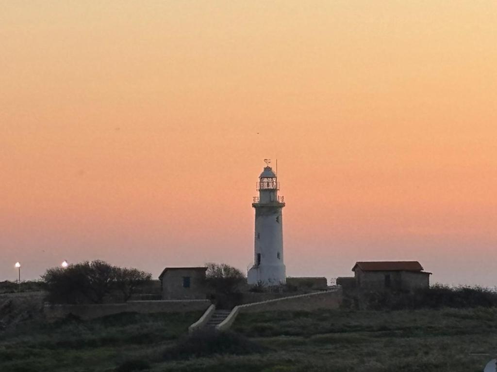 Venus Lighthouse 2B, Sea-View, Paphos Center Apartman Kültér fotó